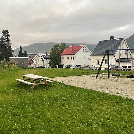 Centrally Located Apartment In Classic Townhouse Tromsø Zewnętrze zdjęcie