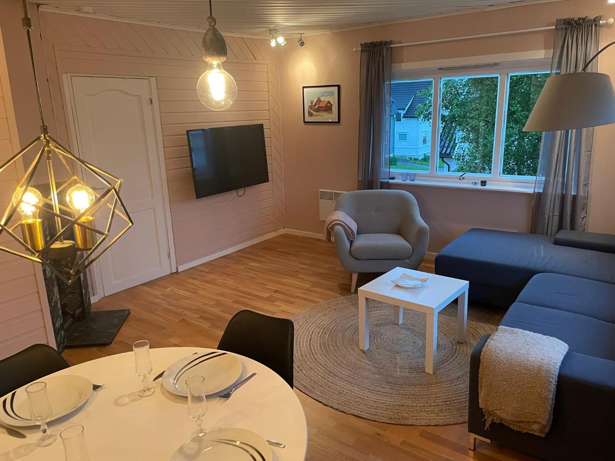 Centrally Located Apartment In Classic Townhouse Tromsø Zewnętrze zdjęcie