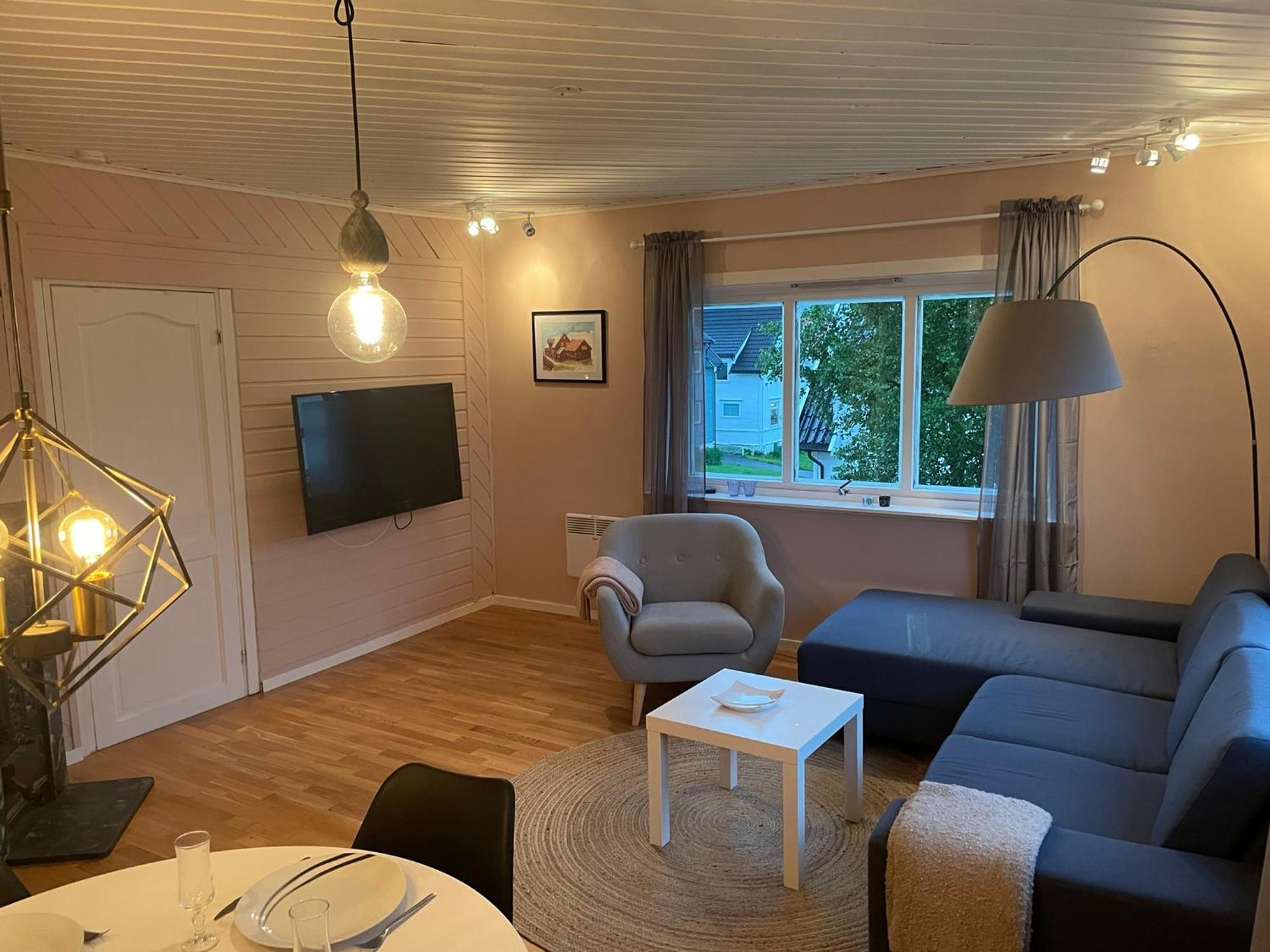 Centrally Located Apartment In Classic Townhouse Tromsø Zewnętrze zdjęcie