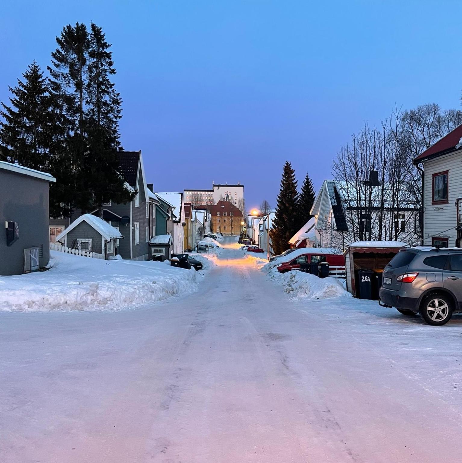 Centrally Located Apartment In Classic Townhouse Tromsø Zewnętrze zdjęcie